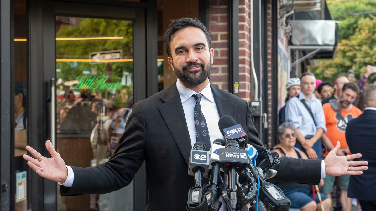 „Slavný jako Beatles.“ V New Yorku je na prahu volebního triumfu socialista